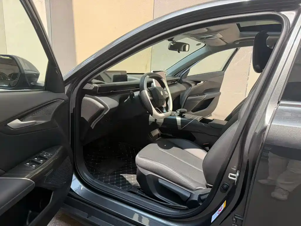 Changan Eado — миниатюра 5