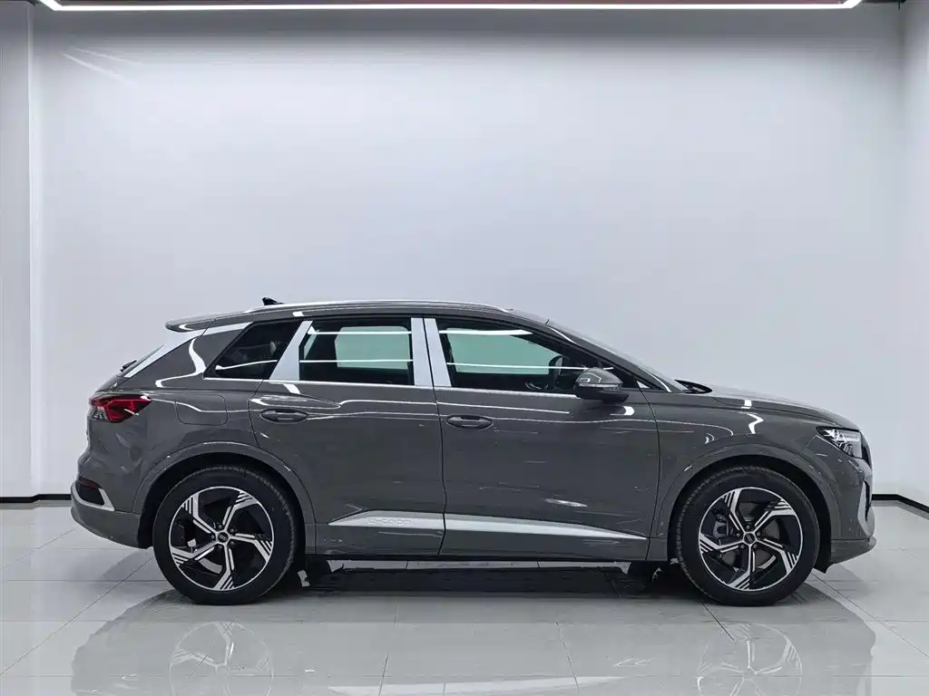 Audi Q4 e-tron — миниатюра 3