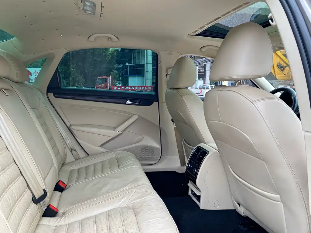 Volkswagen Passat — миниатюра 8