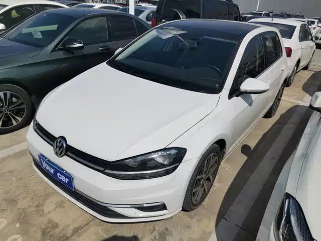VOLKSWAGEN GOLF 2020