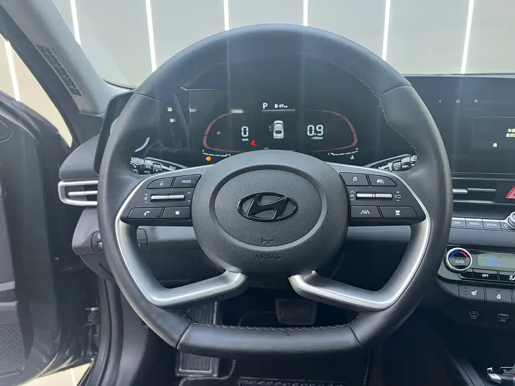 Hyundai Elantra — миниатюра 7