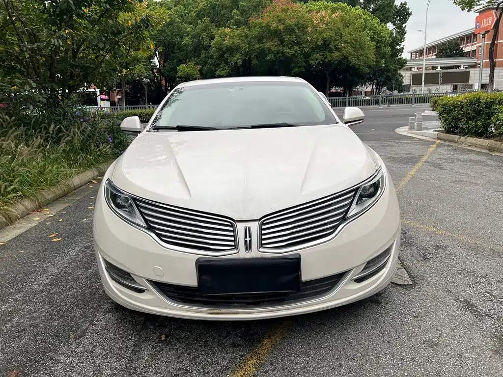 Lincoln MKZ — миниатюра 2