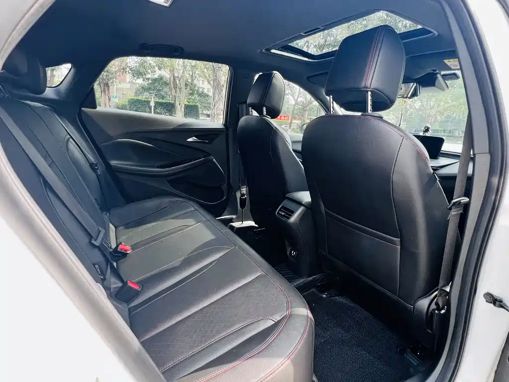 Buick Verano — миниатюра 12