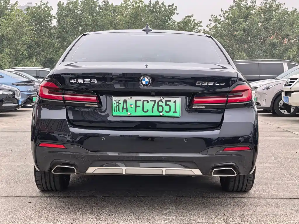 BMW 5 Series New Energy — миниатюра 12