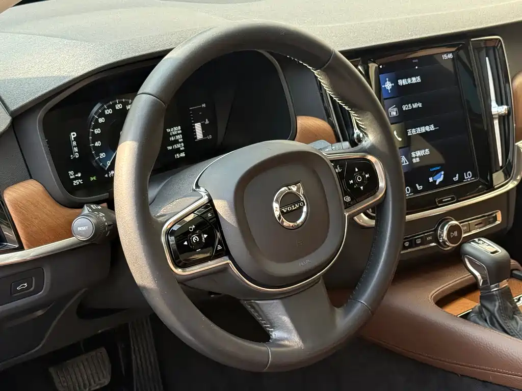 Volvo S90 — миниатюра 7