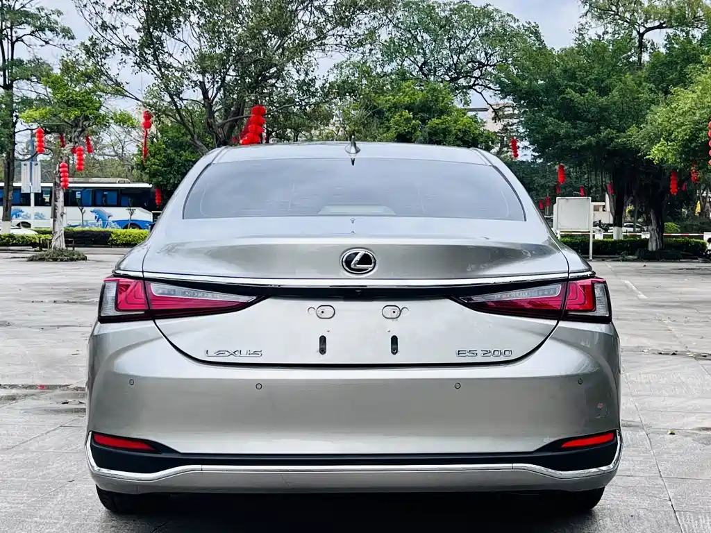 Lexus ES — миниатюра 4