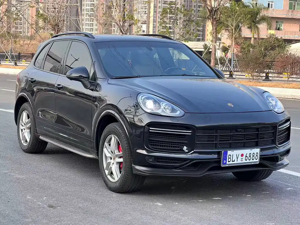 PORSCHE CAYENNE