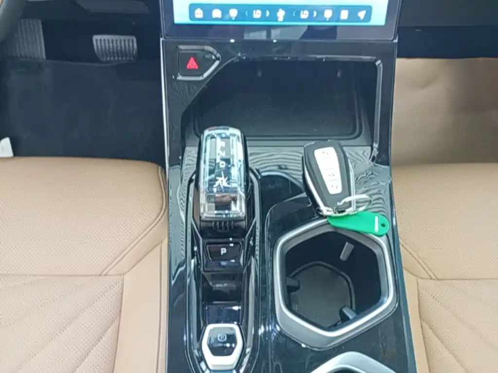 Geely Boyue L — миниатюра 14