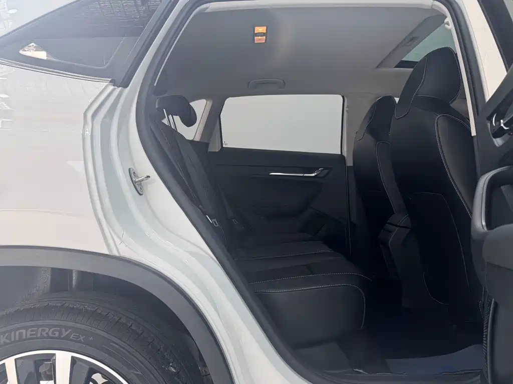Skoda Kamiq 1.5L Auto Comfort Enjoy Edition, фото 12