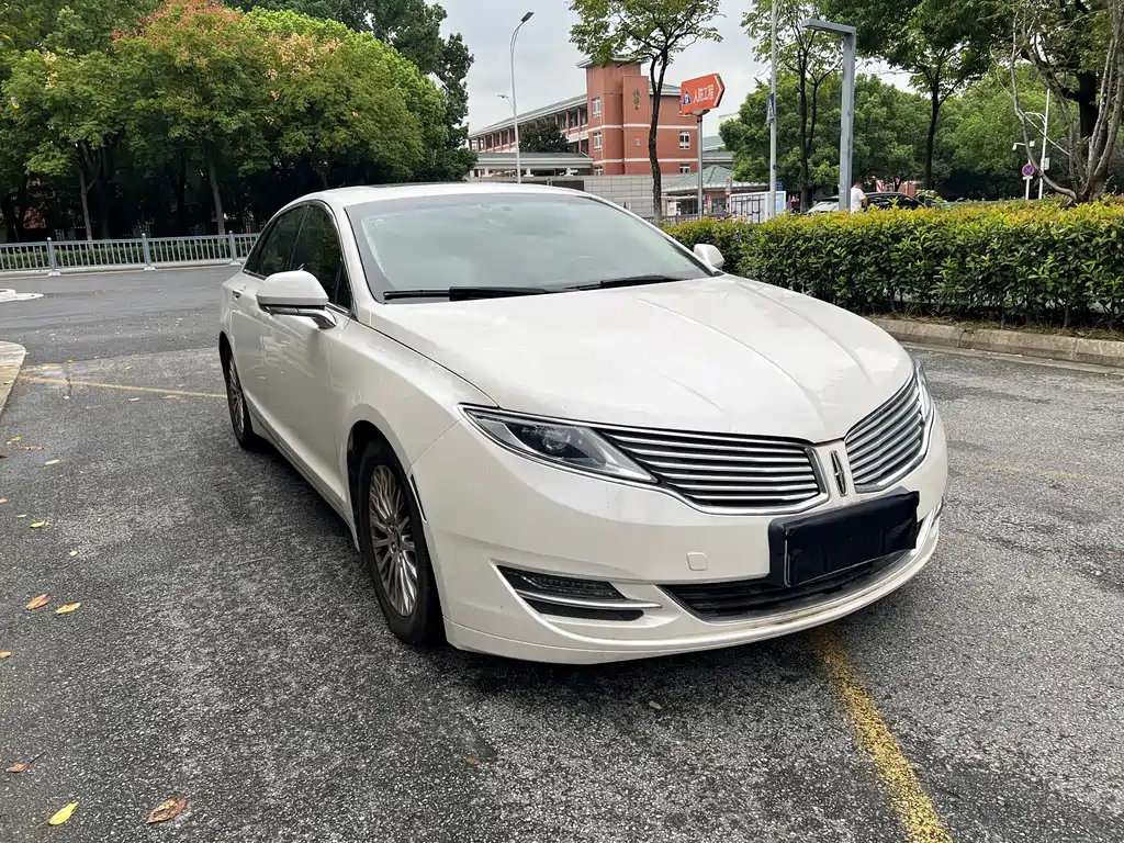 Lincoln MKZ — миниатюра 3