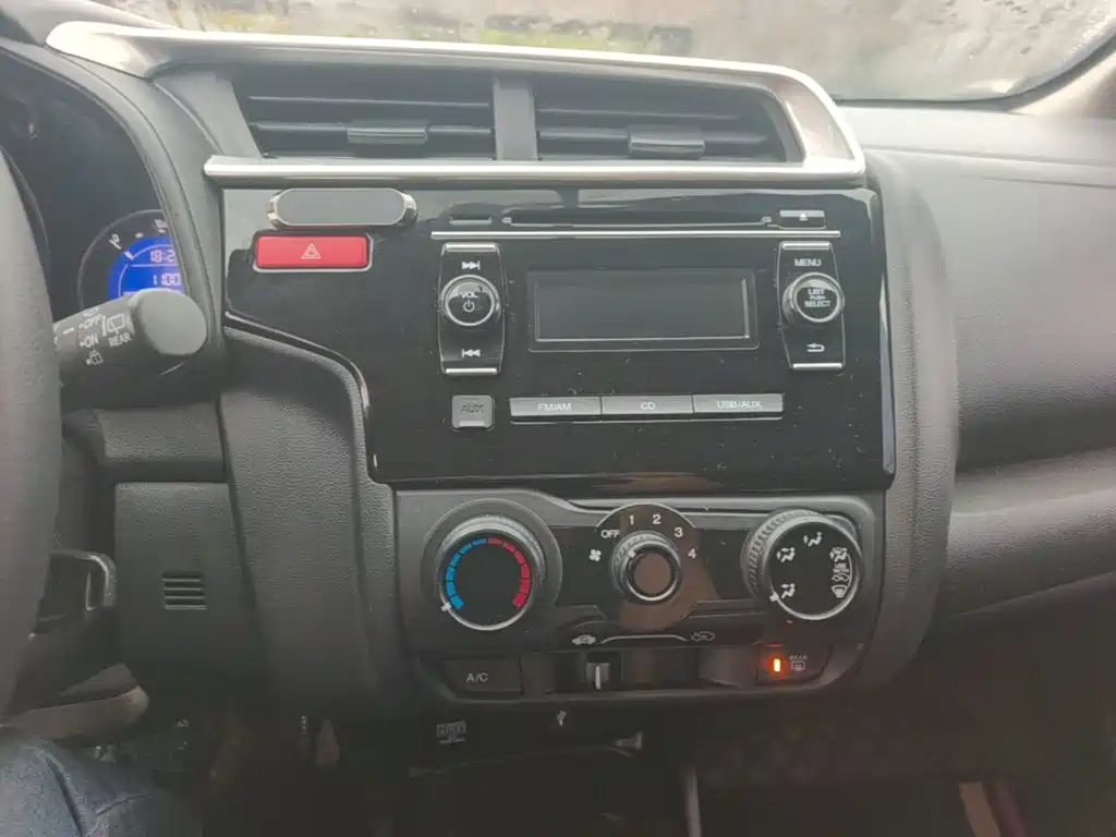 Honda Fit — миниатюра 13
