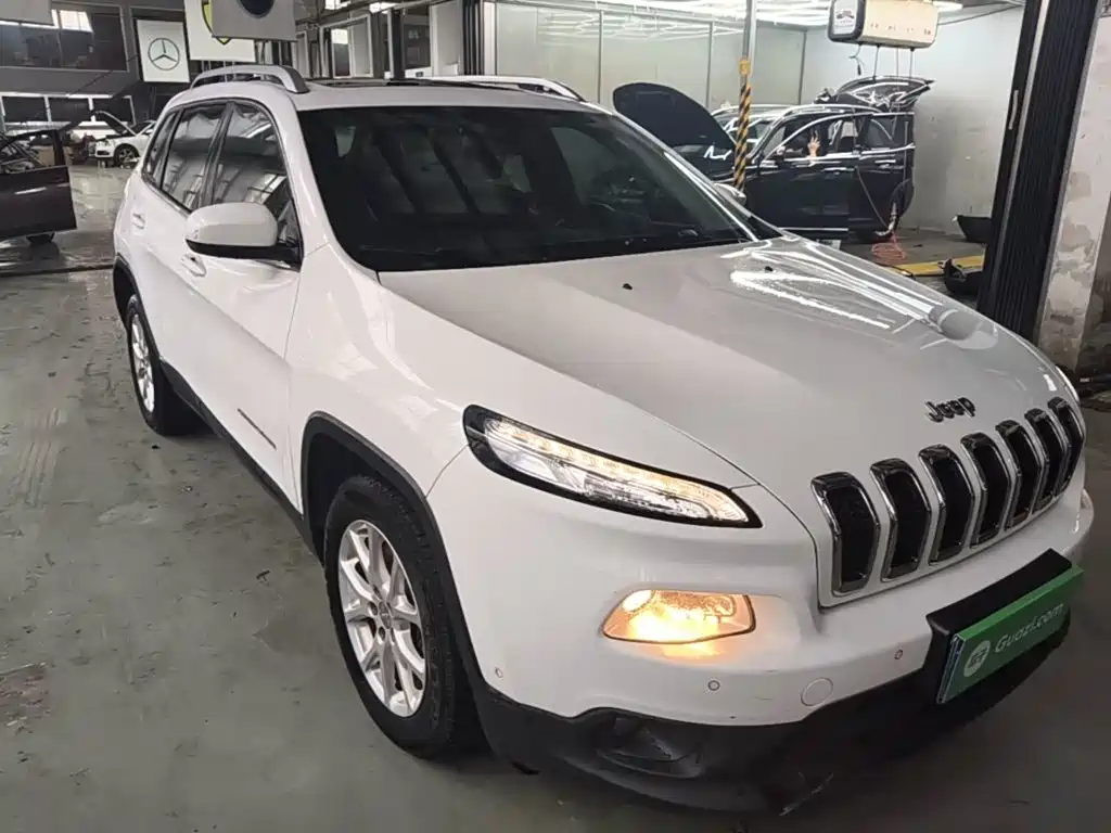 Jeep Cherokee — миниатюра 4
