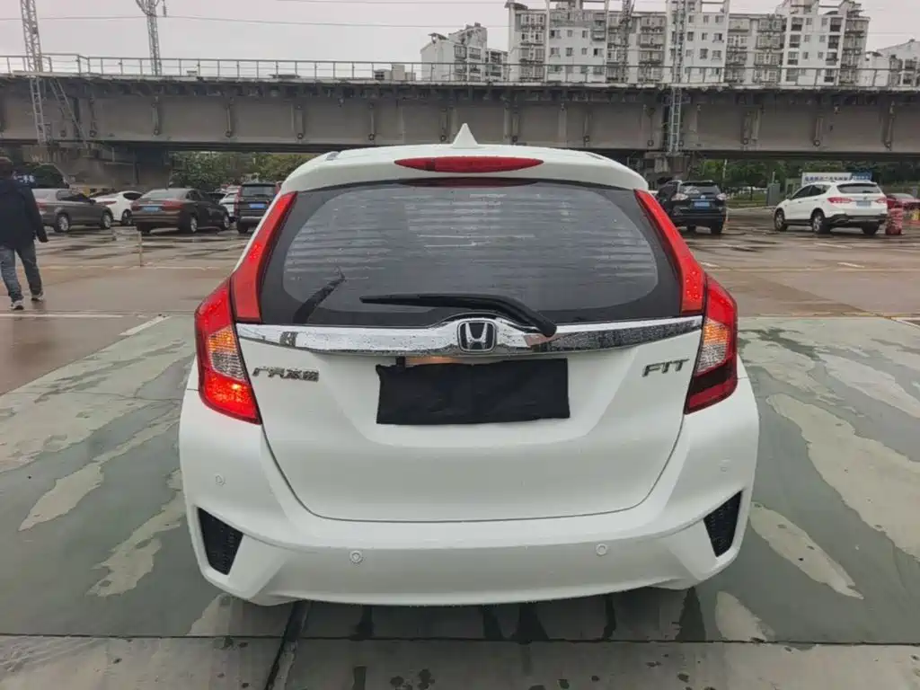 Honda Fit — миниатюра 6