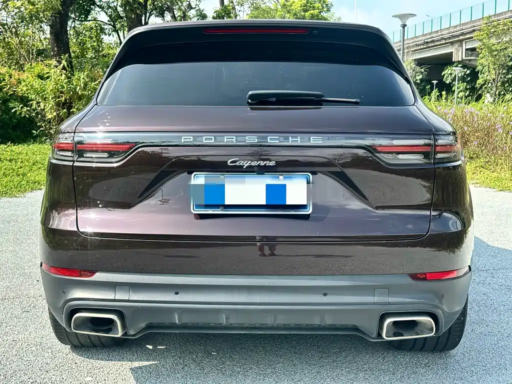 Porsche Cayenne — миниатюра 5
