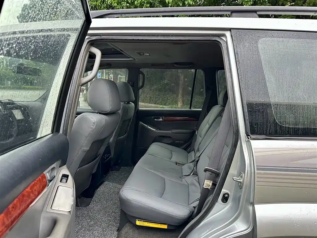 Toyota Land Cruiser Prado 2005 4.0L AT GX Luxury