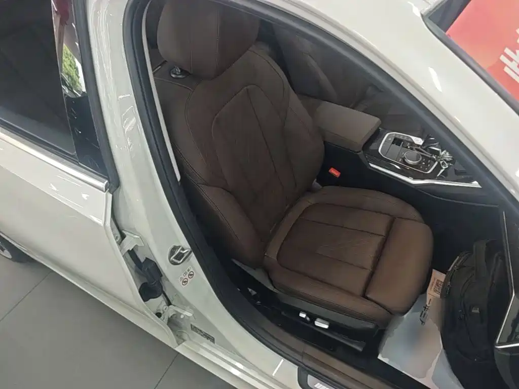BMW 3 Series — миниатюра 25