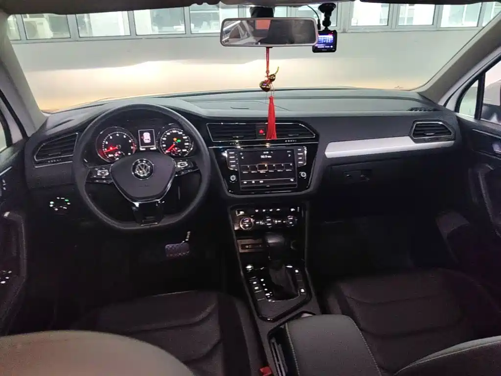 Volkswagen Tiguan L — миниатюра 10
