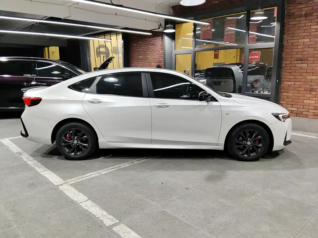 Buick Verano — миниатюра 5