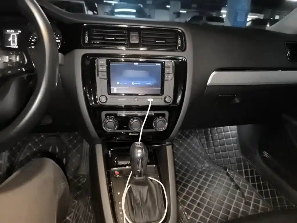 Volkswagen Sagitar — миниатюра 6