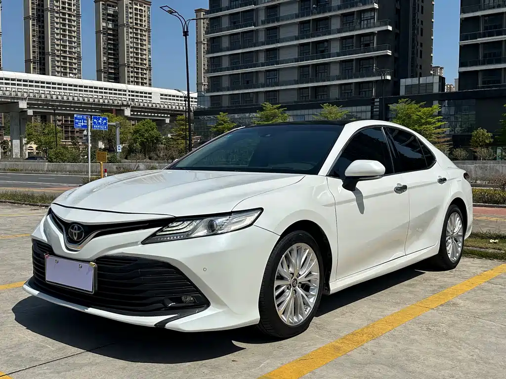 TOYOTA CAMRY