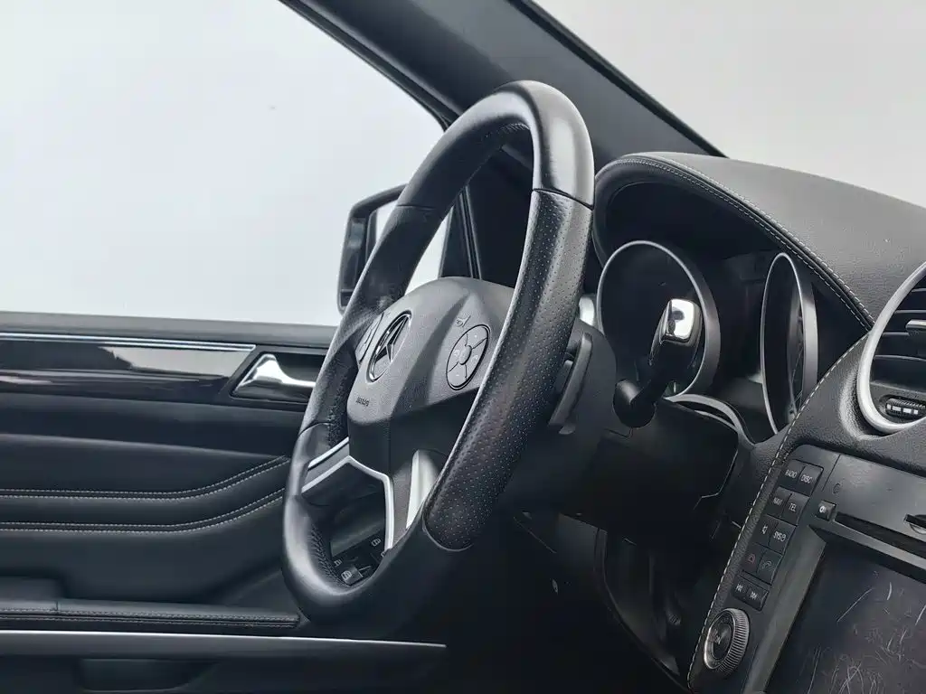 Mercedes-Benz M-Class — миниатюра 22