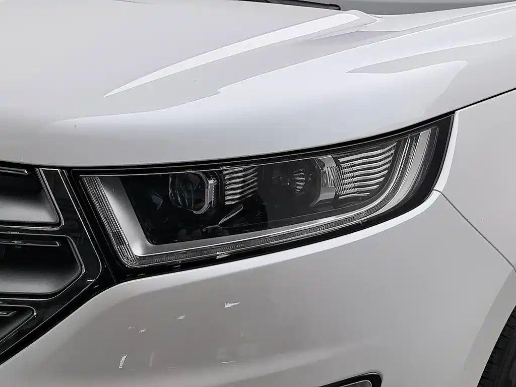 Ford Edge — миниатюра 7