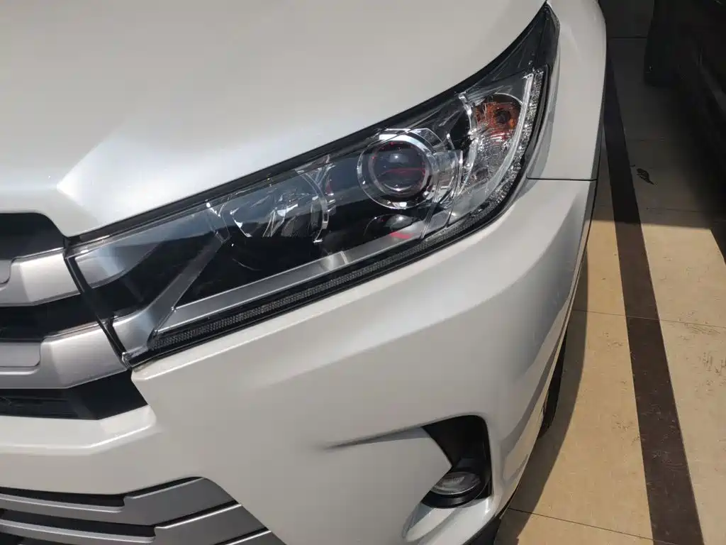 Toyota Highlander — миниатюра 19