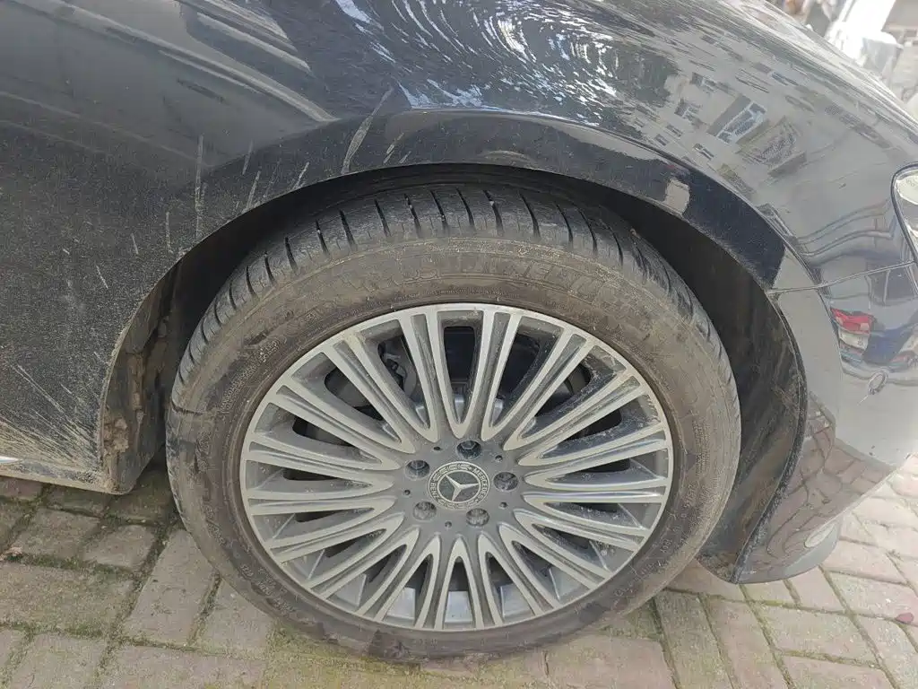 Mercedes-Benz E-Class — миниатюра 8