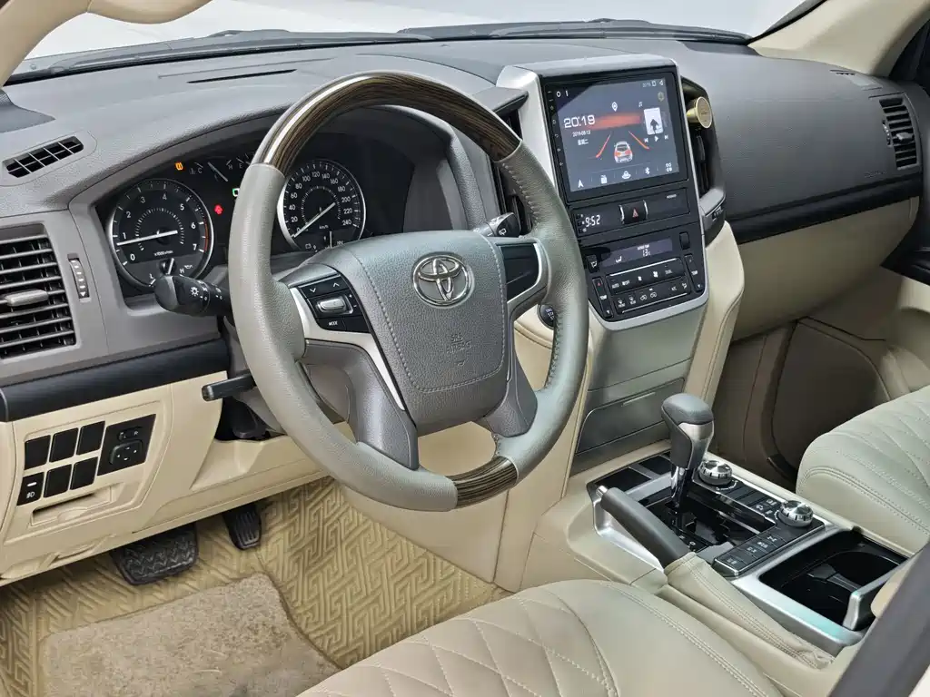 Toyota Land Cruiser 2019 4.0L AT