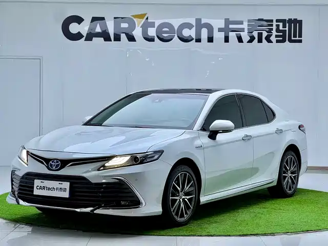 TOYOTA CAMRY 2023