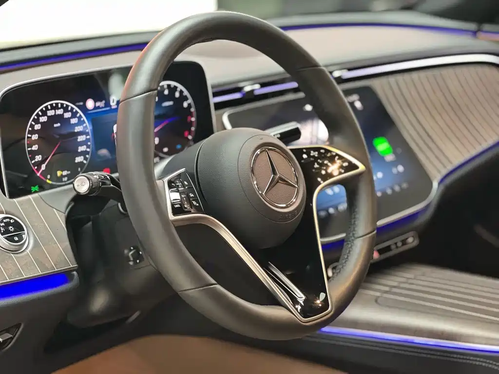 Mercedes-Benz E-Class E 2025 E 300 L Fashion