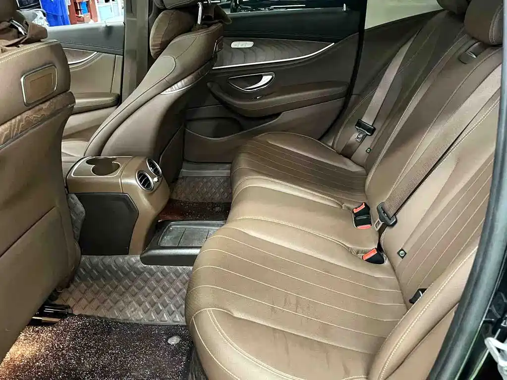 Mercedes-Benz E-Class — миниатюра 4