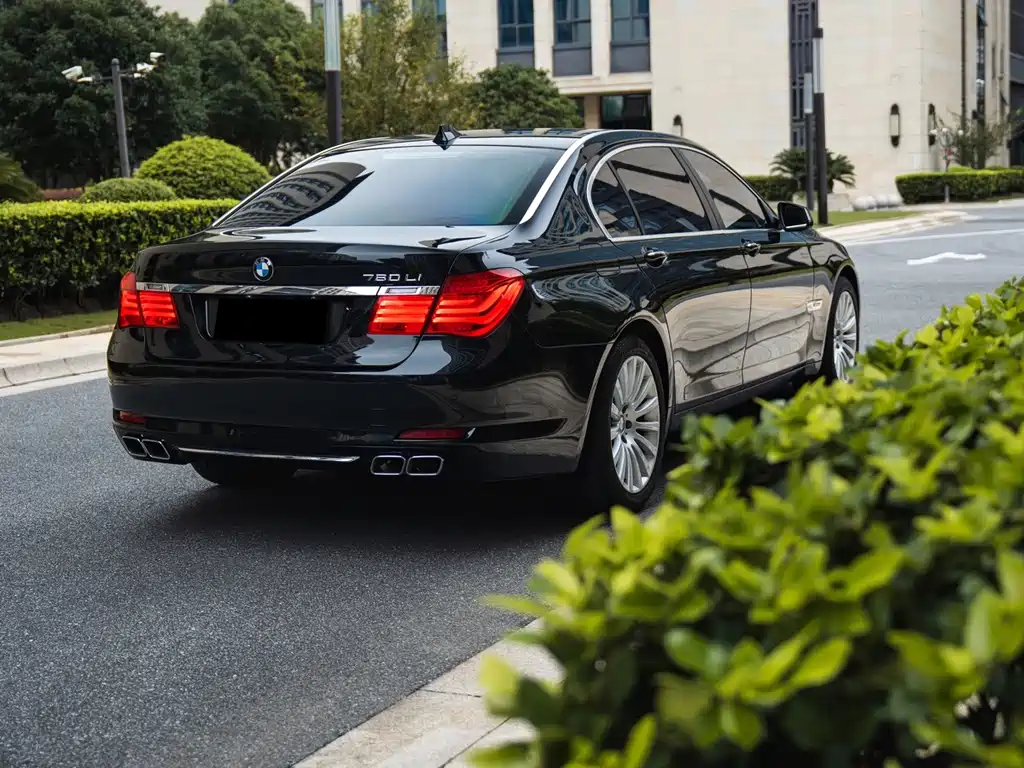 BMW 7 Series — миниатюра 5