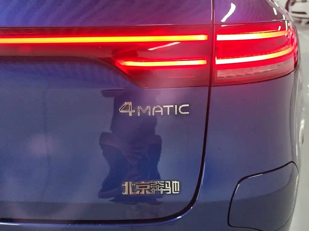 Mercedes-Benz EQC — миниатюра 12