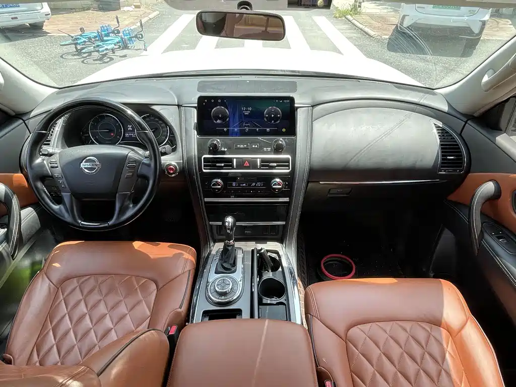 Nissan Patrol — миниатюра 6