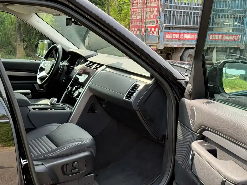 Land Rover Discovery — миниатюра 7