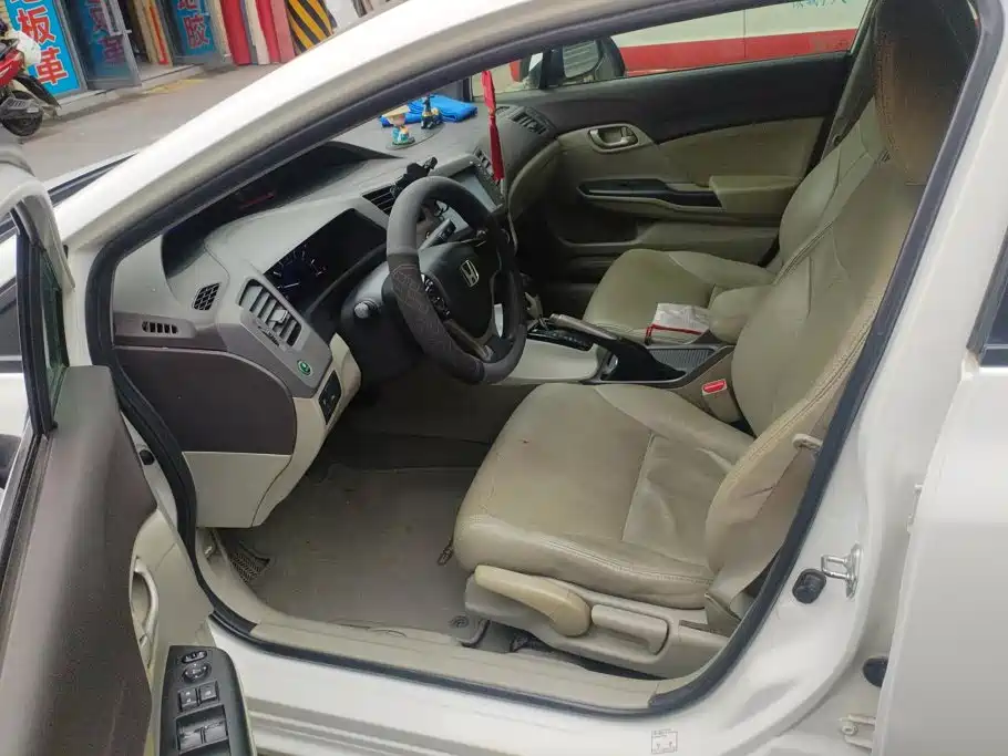 Honda Civic — миниатюра 9