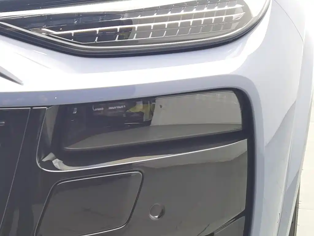 Audi Q6L e-tron — миниатюра 7