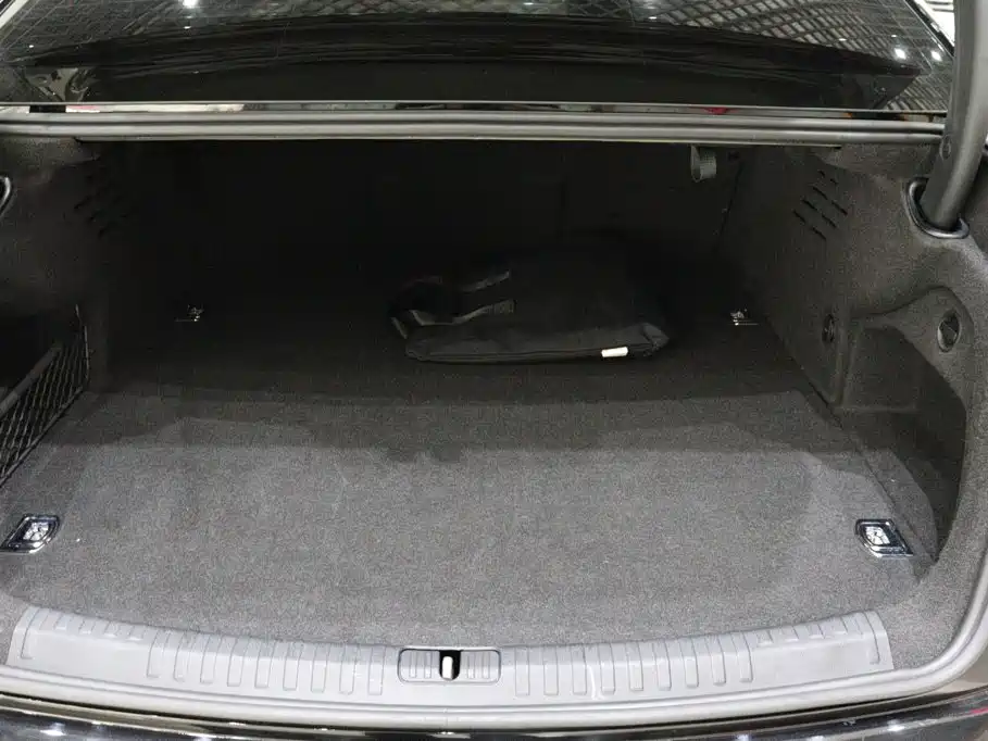 Audi A6L New Energy — миниатюра 23