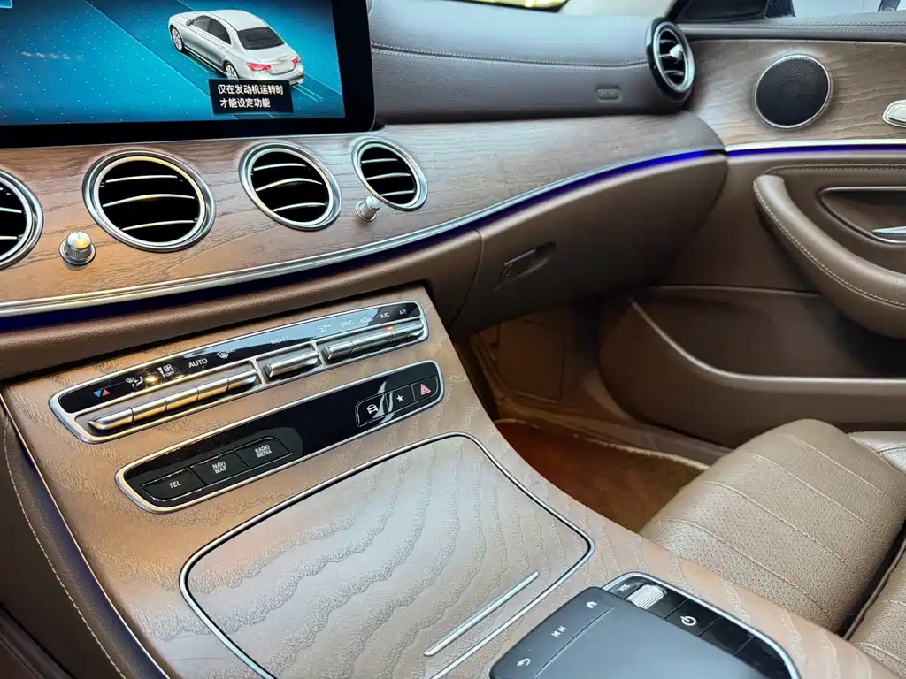 Mercedes-Benz E-Class — миниатюра 12