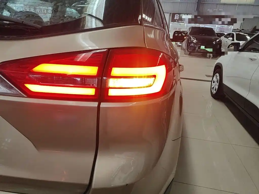 Geely Boyue — миниатюра 8
