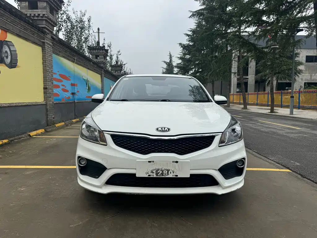 KIA K2