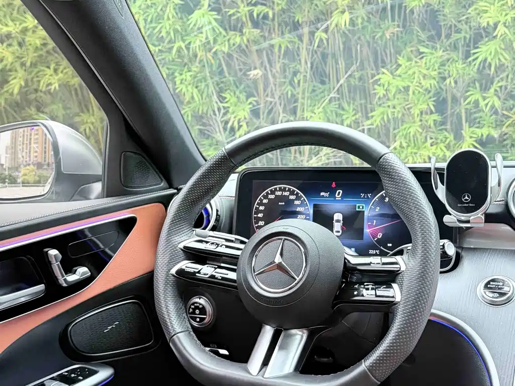 Mercedes-Benz C-Class — миниатюра 8
