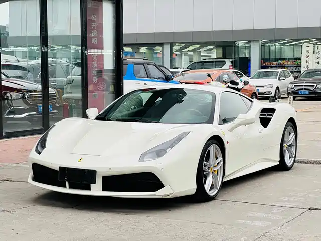 FERRARI  488 2017