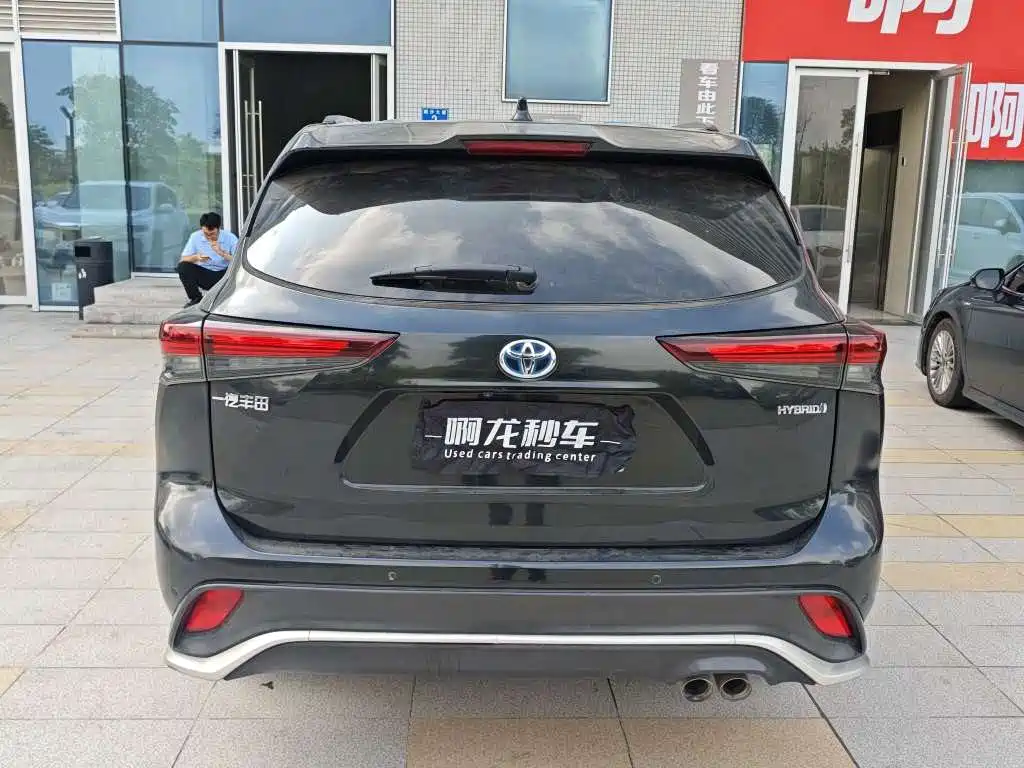 Toyota Crown Kluger — миниатюра 7