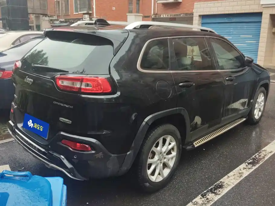 Jeep Cherokee — миниатюра 3