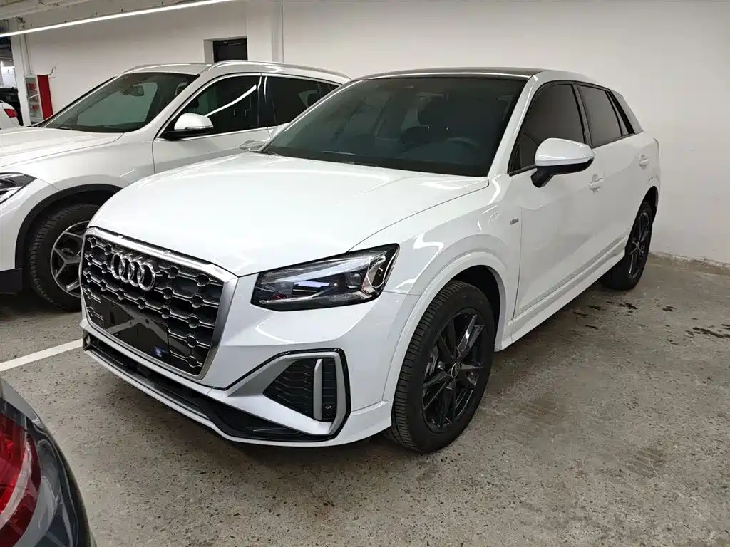 Audi Q2L 2024