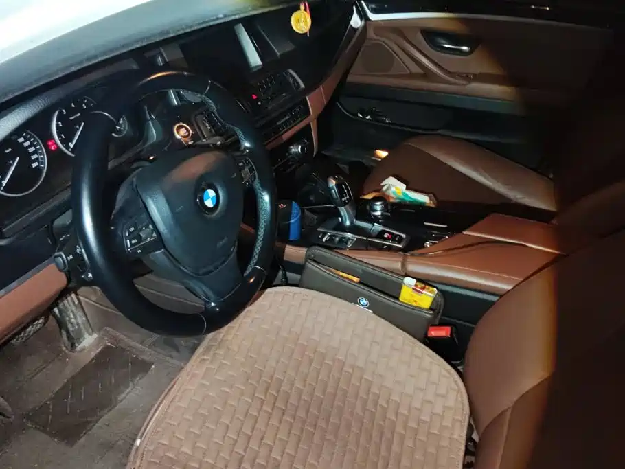 BMW 5 Series — миниатюра 12