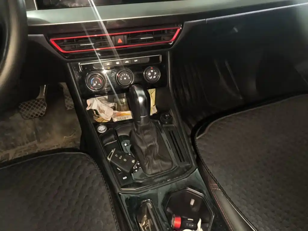 Volkswagen Lavida — миниатюра 14