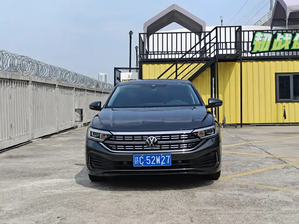 Volkswagen Sagitar — миниатюра 2